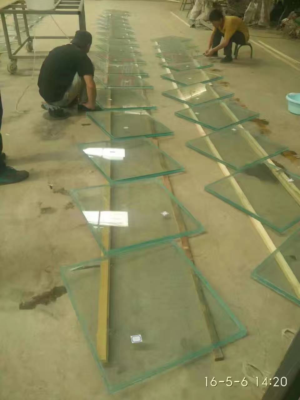 ��������